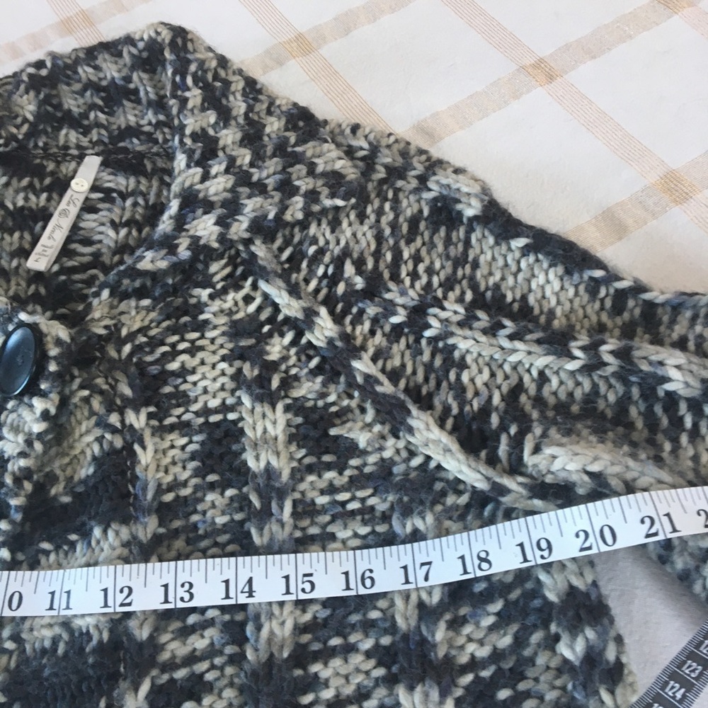 LEO & NICOLE LG BLUE-GRAY, LIGHT GRAY, & DARK GRAY WOOL BLEND KNIT SWEATER - Picture 8 of 9